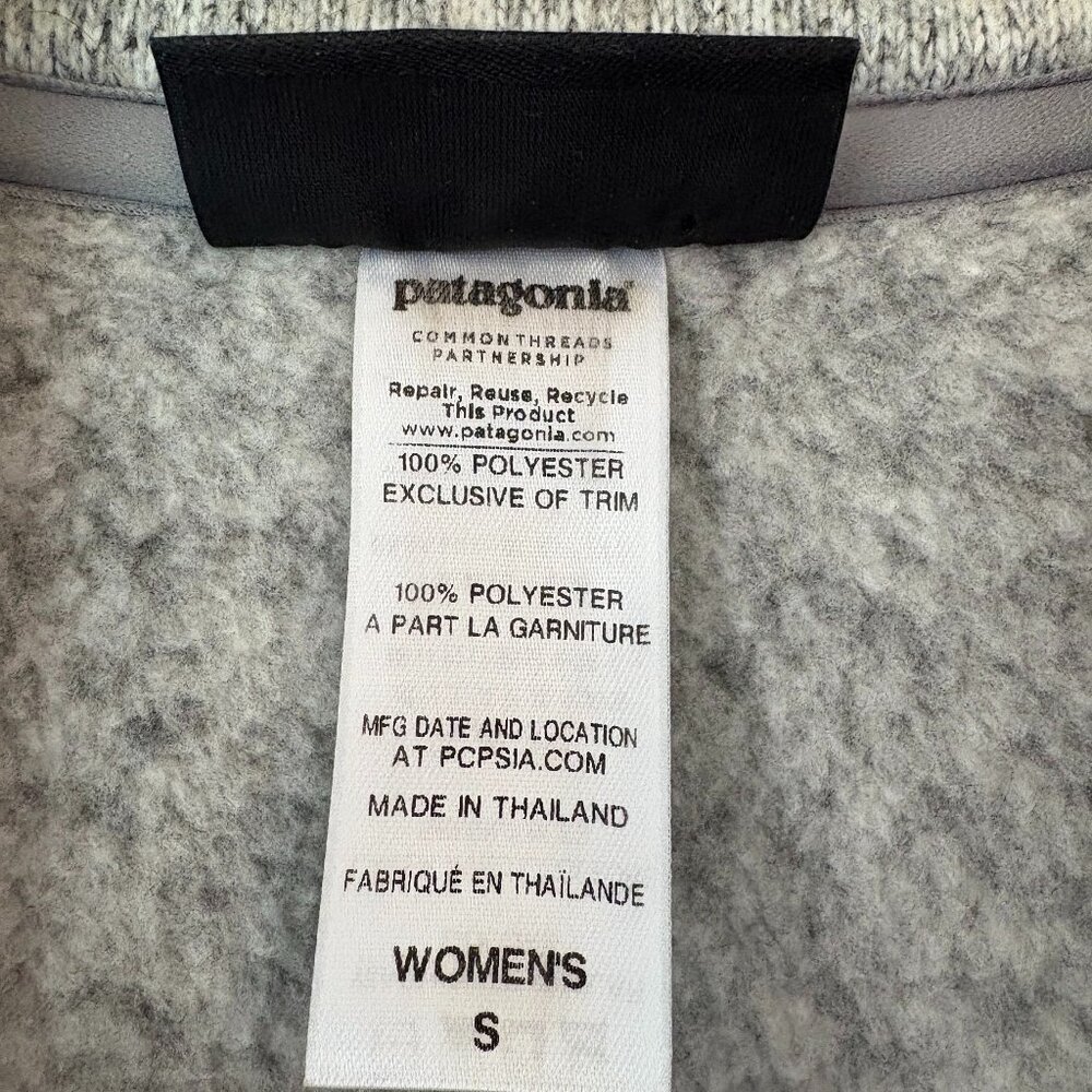Patagonia Oatmeal color fleece, size small - Picture 3 of 5